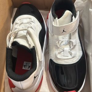 ❤️❤️Nike Jordan 11 CMFT Low PS Sz 2Y Kids Shoes Black Patent Leather CZ0905-102